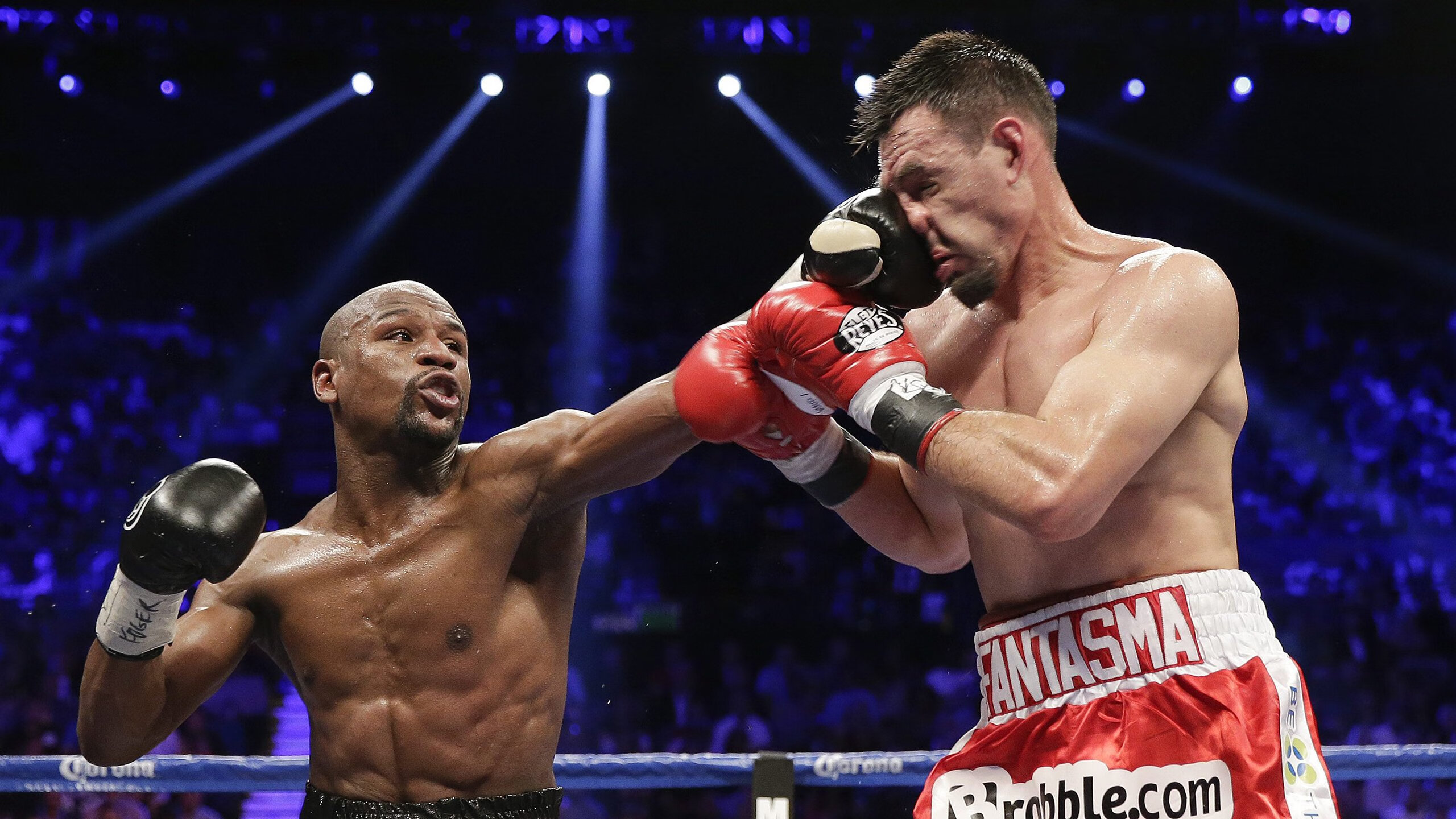 拉文增加中距离冲击制造罚球机会，拉文球员训练